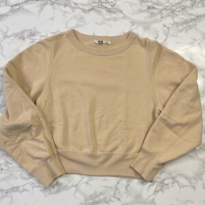 Uniqlo Women’s cropped crewneck in beige